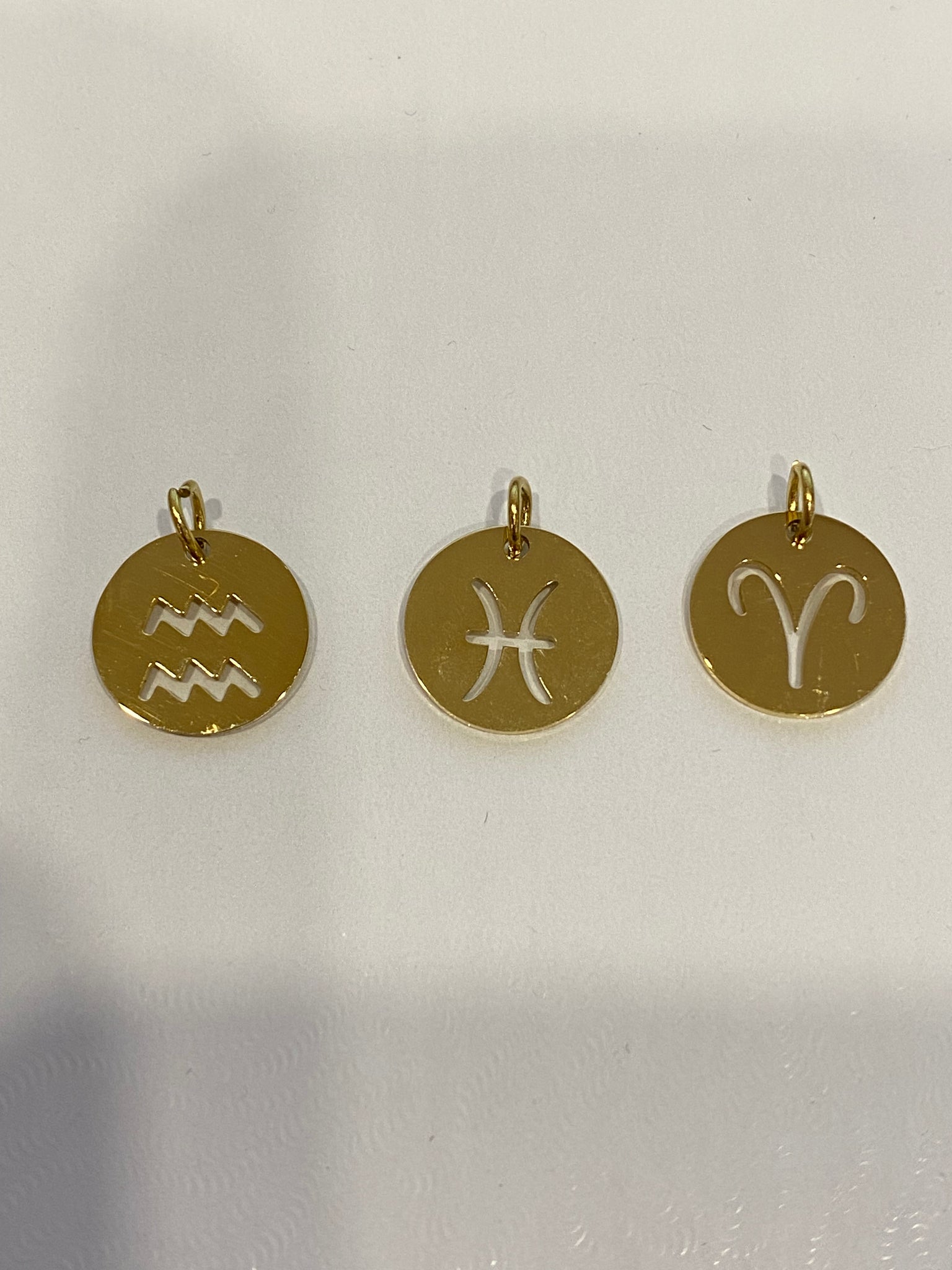 Minimal Pendant Zodiac Circle Cut Out